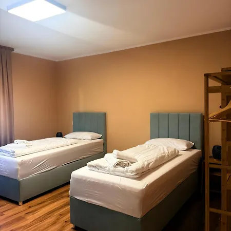Repeat Racing Guest house *